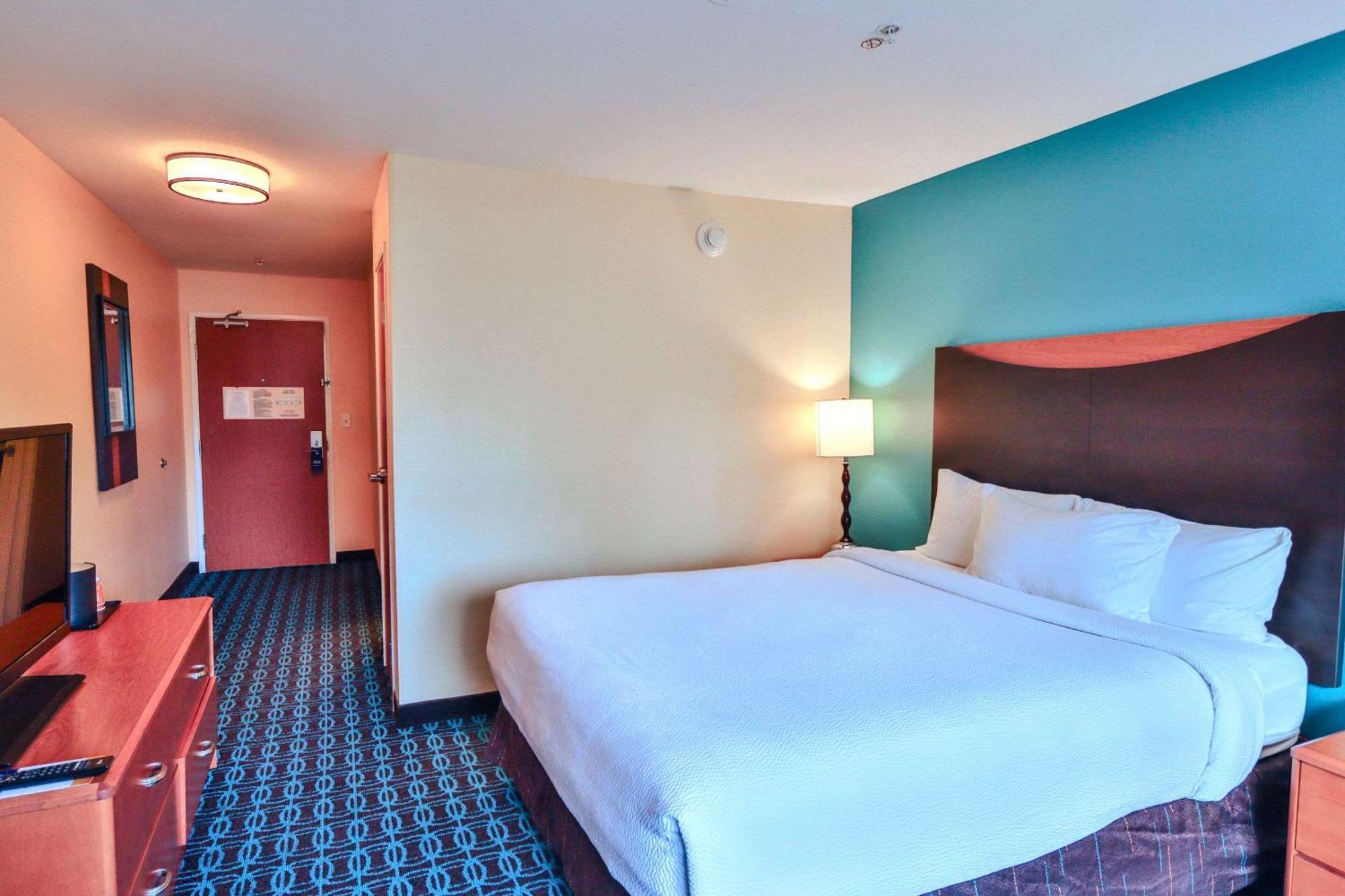 Comfort Inn & Suites Westfield Exterior foto