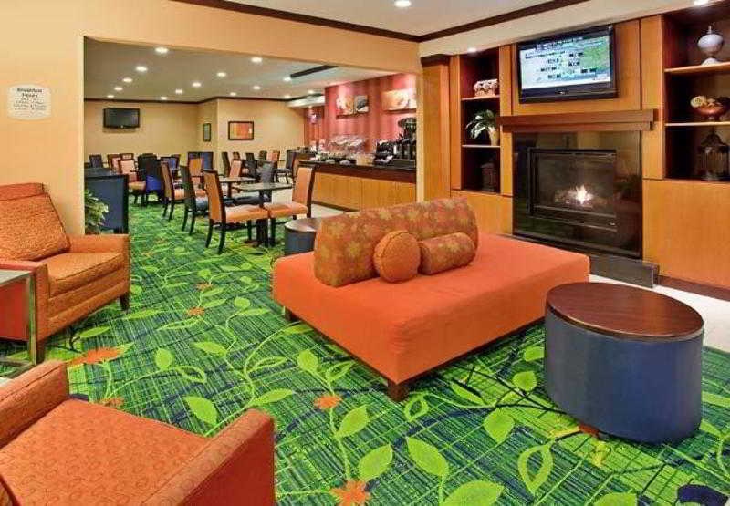 Comfort Inn & Suites Westfield Exterior foto